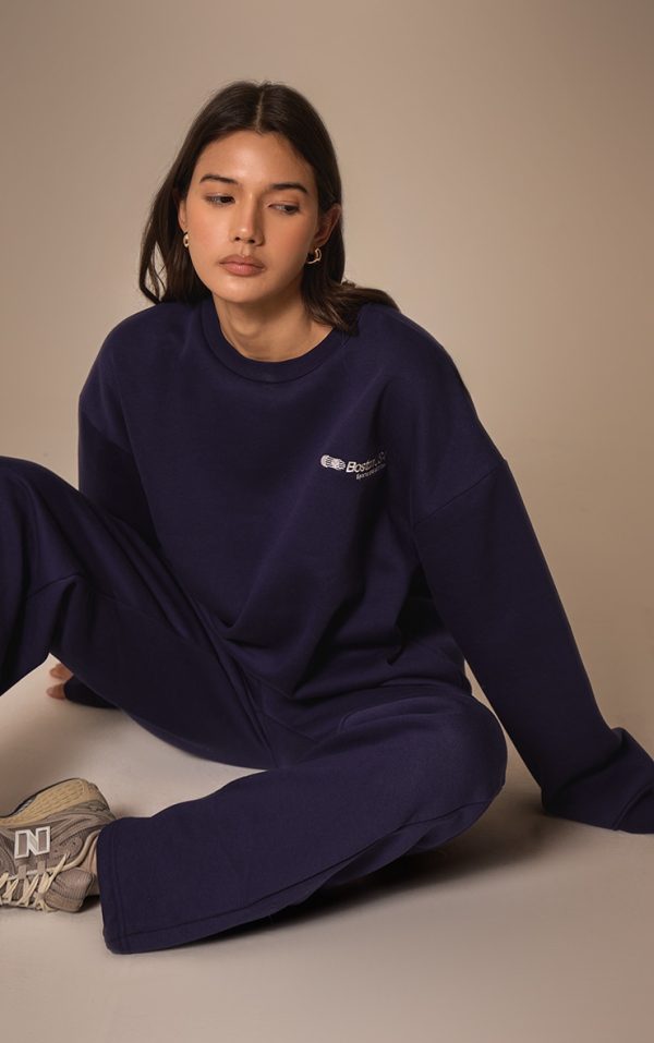 ebdf3e2c172e2ee3b3b8836a8f92dc477cf613e5_CNM6431_4_navy_oversized_boston_usa_embroidered_sweatshirt