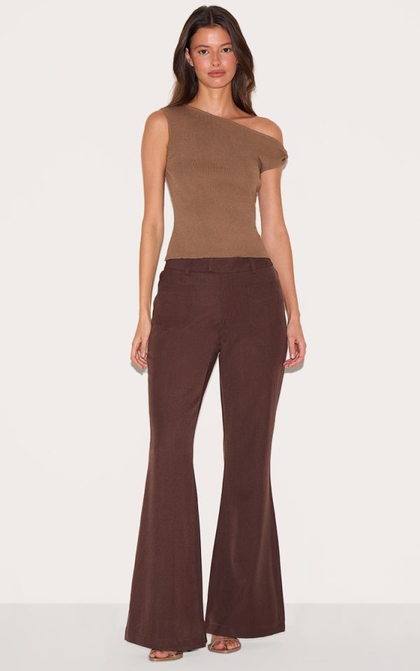 ec34fa7b80faeb1f7bb52930cd84037a43303cb3_CNL9100_1_chocolate_low_rise_pocket_detail_tailored_woven_flared_trousers