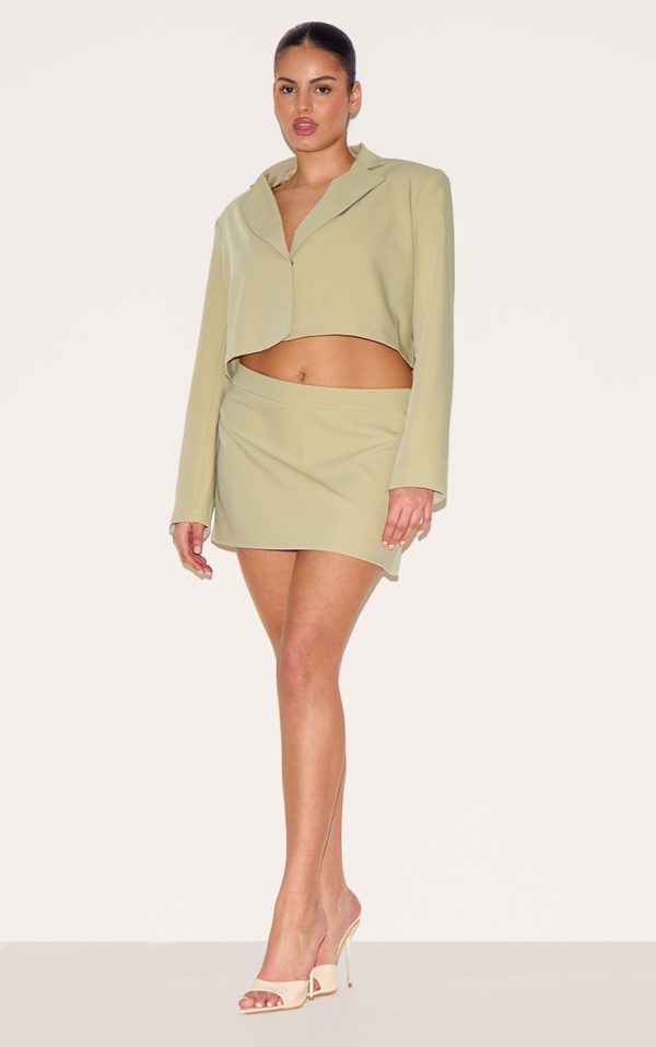 ecde4b1d0ffd538b3ee3e7fecd054d38b9f9b5d6_CNM5657_3_plus_sage_green_tailored_woven_boxy_cropped_bow_detail_blazer