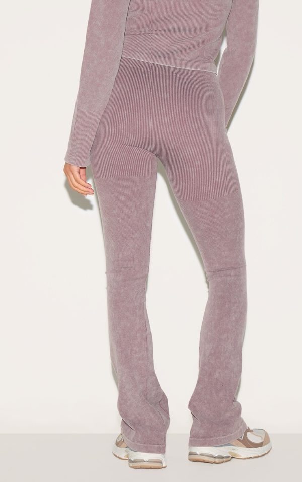 ed1553e43386d89e974a9091cca9950de56c1568_CNM1922_3_petite_taupe_faded_contour_rib_button_detail_flared_leggings