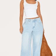 edb0475a5c17244a18cc82421d26b10948b69a96_CNL5672_1_petite_light_blue_denim_side_pleated_detail_wide_leg_jeans