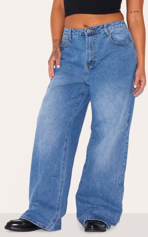 ee45bf9db45729ac2b91eaedade8b110c5bf45a3_CNB8793_2_plus_mid_blue_wash_mid_rise_straight_leg_jeans