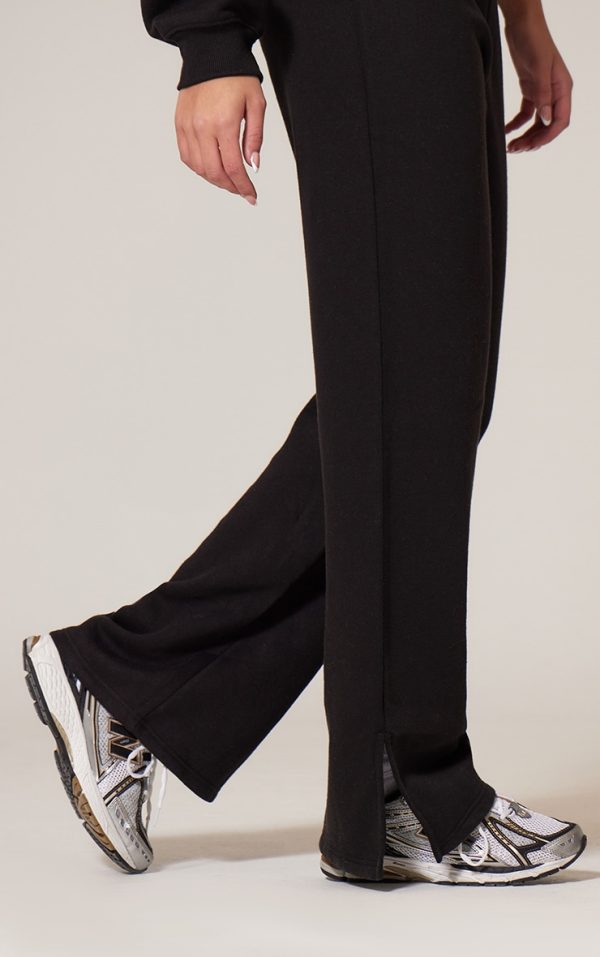 ef1c5df10d748c2be3f2d7d03534e39a85211f8e_CNK5054_4_black_flared_split_hem_joggers