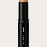 ef81a9a3911874b1ecd0e0c467753d1658cf4a19_CNN0653_1_doll_smash_stay_fierce_foundation_stick_warm_beige