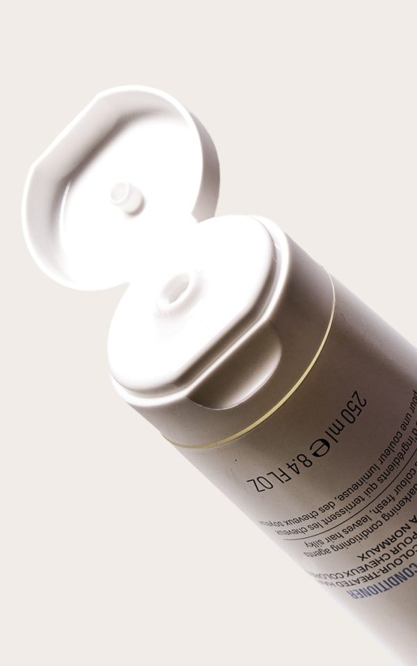 ef85898ba69e1b49a4a6072a0c2e878cd66d9e6c_CNL0246_3_color_wow_colour_security_conditioner_250ml