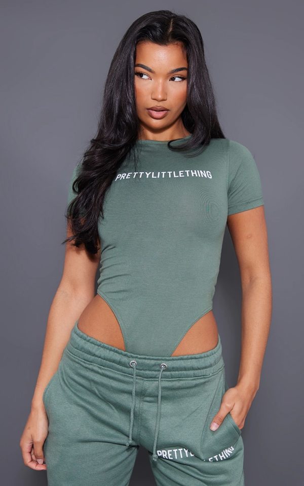 ef9ac8d1efbfbac6fbc17579076c37e6f82dd078_CNF2364_1_prettylittlething_sea_green_logo_short_sleeved_bodysuit