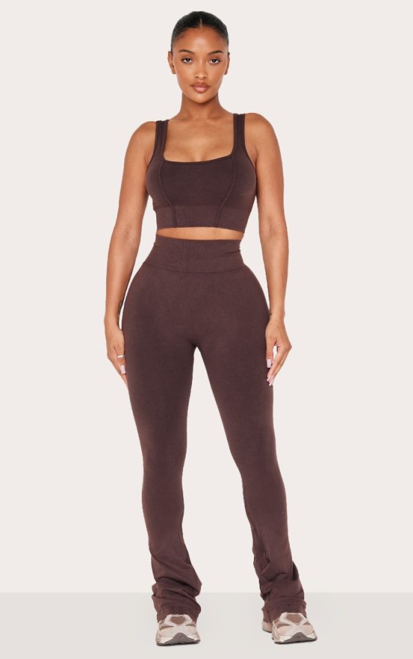 f0d821456e3b96bc2e4ff59acb0c8a19ead3359e_CNM0062_3_shape_chocolate_sculpt_active_zip_front_cupped_long_line_sports_bra