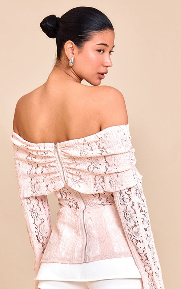 f1568aed9134b0842e1988cb68fd331b7c0dec03_CNN0882_2_pale_pink_fitted_lace_flared_sleeve_bardot_top