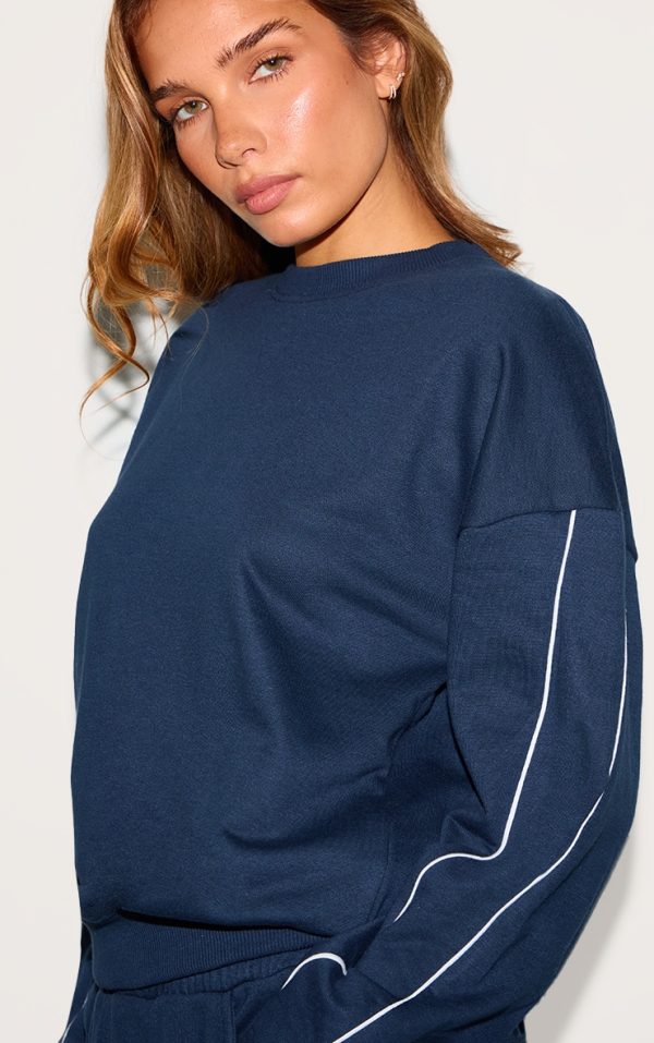 f2072376ed126cdfb3c2990de95435f115329023_CNL8649_4_navy_contrast_piping_detail_sweatshirt-1