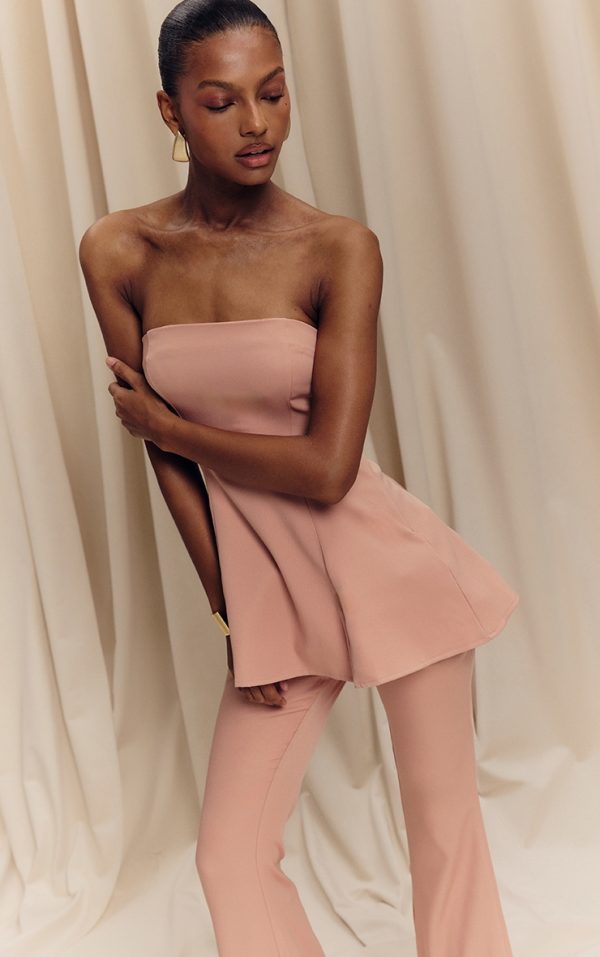 f21a2c9d4355ee59e551b718b5f39d8d6b8dd95d_CNL8667_1_peach_bandeau_a_line_top
