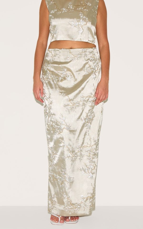 f31cb9f5d2481960d20f2b24386c3d25da0b6399_CNM2476_2_plus_pastel_green_floral_embroidered_maxi_skirt