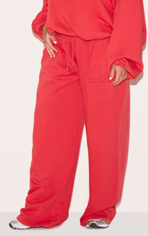 f3c1e92835f6d5529c0cd16443dc0e616be5cc75_CNM6347_2_plus_red_prettylittlething_red_embroidered_straight_leg_joggers