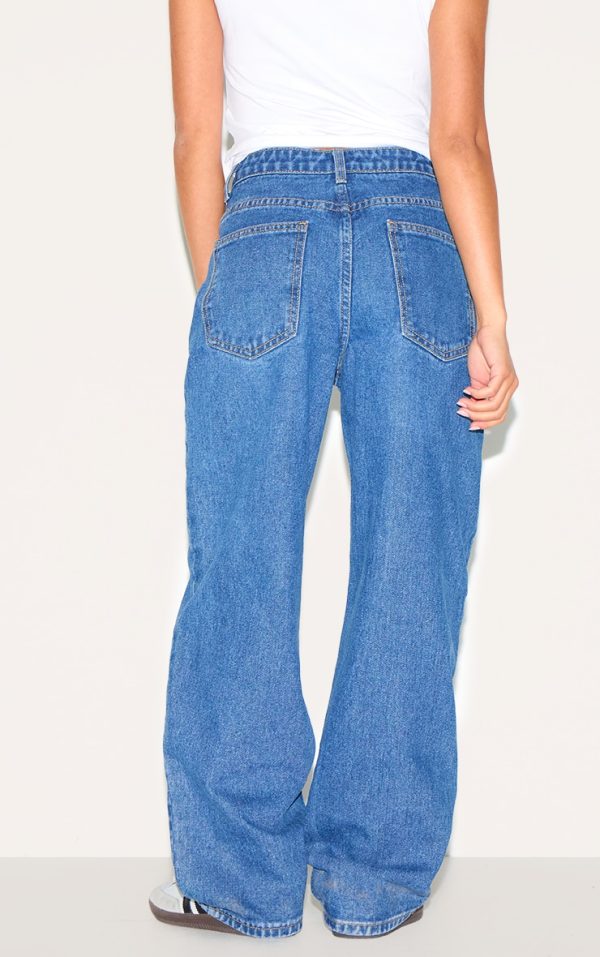 f3e9977e9eeb1c54a9681a967ca7daa3944f8822_CNL9764_3_prettylittlething_petite_dark_blue_high_waist_boyfriend_jean