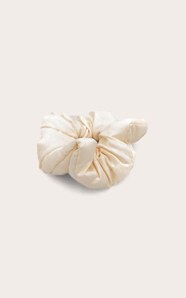 f58fb6b9a8f7e01a4d89d7bd3e484ea7293b6b6a_CNM2410_2_cream_oversized_padded_satin_scrunchie