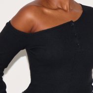 f5ae4a7809e2500d08481346ad6ffe4c66497815_CNL8764_4_black_rib_button_detail_asymmetric_long_sleeve_top