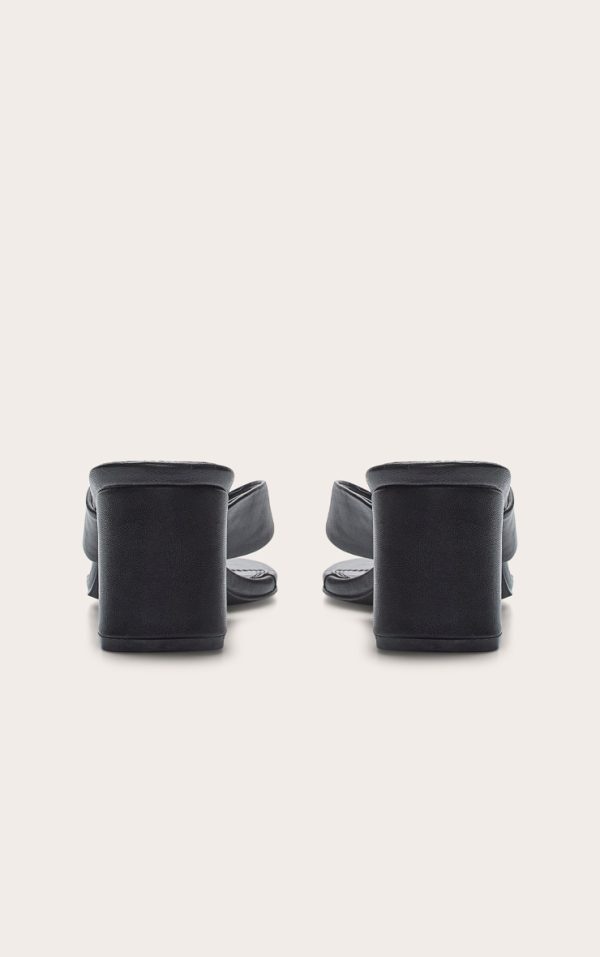 f5b24210be7dc567f9e6b8fa2dac49e2d68ca0d3_CNM1044_3_black_pu_round_toe_thong_mid_block_heeled_mules