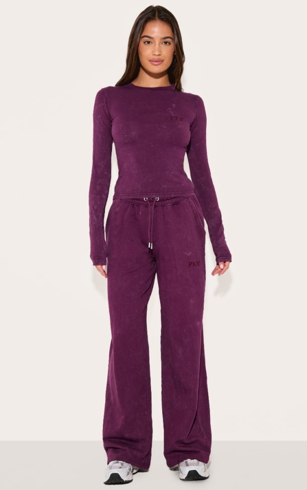 f611a4d328d899aaab1b038c7047f5cbe5efdf63_CNL7543_3_prettylittlething_dark_plum_washed_fitted_long_sleeve_t_shirt-1