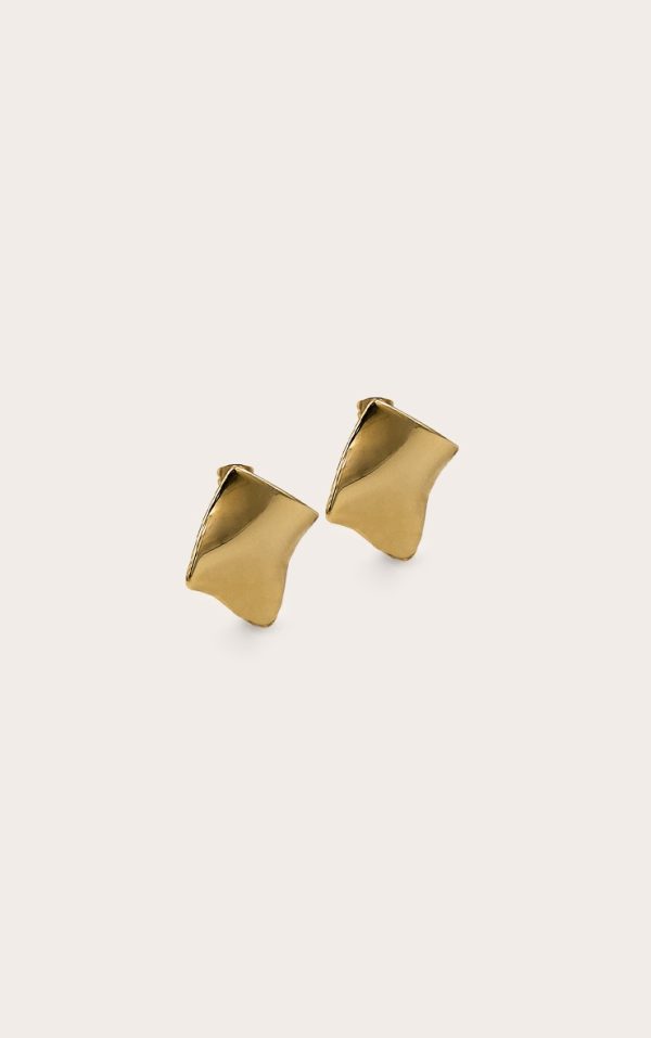 f71cc77752b4c1d008a1c88cee98b233d8492a50_CNK4202_2_gold_water_resistant_crinkle_twist_stud_earrings