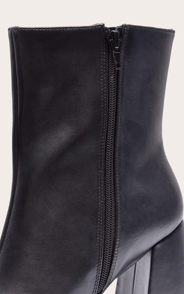 f7c34c99807c8d4ba553ce3105ddcd37d33b23d2_CNH5425_4_black_wide_fit_pu_square_toe_block_heeled_ankle_boots