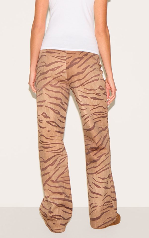 f7cbec706c116fe72aa1e1a52b5be8d681fc7711_CNM2422_3_brown_tiger_printed_trousers