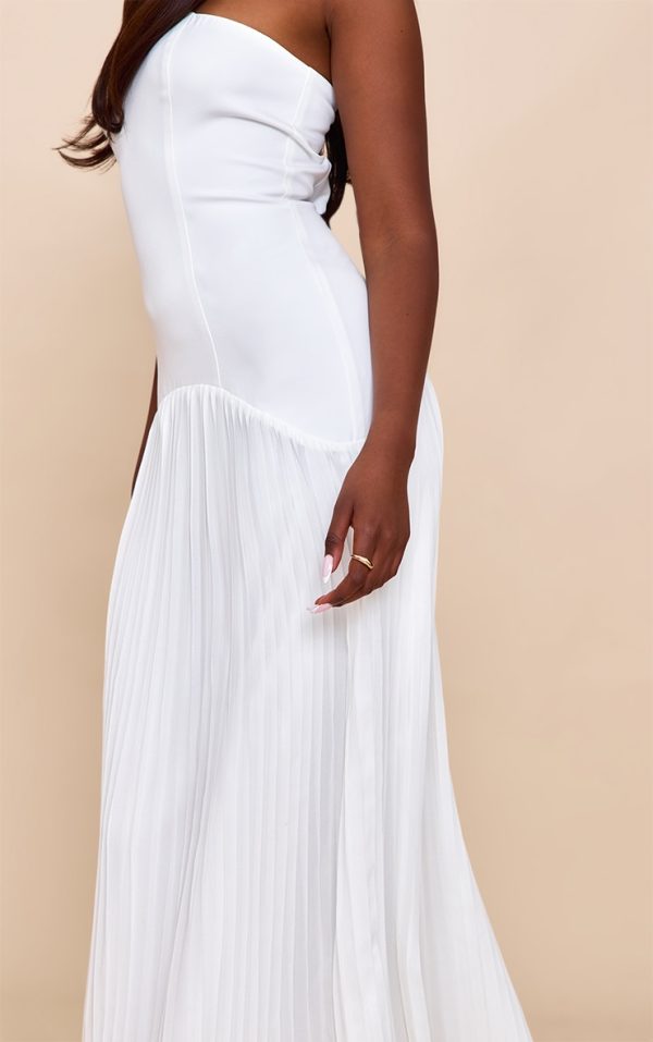 f8191630f6642dd2ed614e13af5bf7a0bc59a909_CNN0409_4_white_woven_bandeau_pleated_hem_detail_maxi_dress