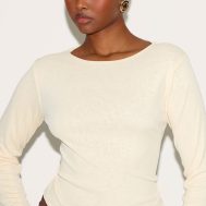 f8571e95bc78a72c66f395b90ab9c241f35e7bb6_CNM7976_4_almond_onion_skin_boatneck_flute_sleeve_long_top