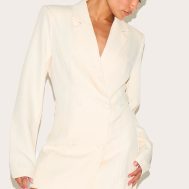 f8bc290d334cd7a0d6740eafc4caedcce40132d6_CNL9913_2_petite_stone_bow_detail_open_back_tailored_blazer