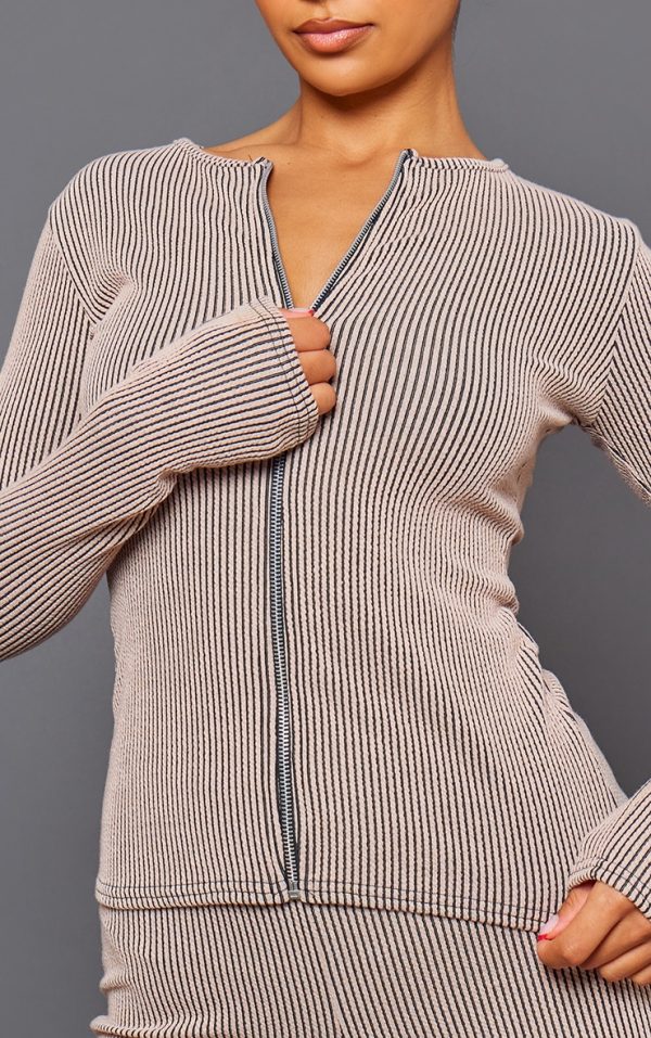 f99e0e2eefd005b7c49e391fdf813e0aa2a23bd3_CNH3128_4_mocha_two_tone_rib_longline_zip_up_top