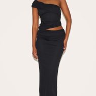 f9a2a0bd94ce8daf0294e51813373406cad04097_CNM8842_3_black_onion_skin_ruched_side_asymmetric_top