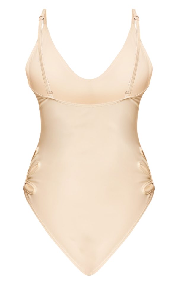 fa264b509b84673d4f14cbf977ea3ef065984796_CNM7165_6_cream_cut_out_hip_detail_swimsuit