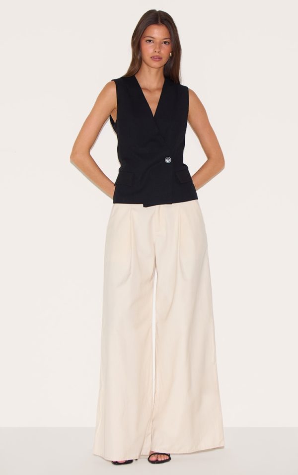 fa335d4ac3488c08d744048a7f0083241723e60c_CNL9820_3_black_boxy_asymmetric_waistcoat