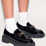 fad3d51d3b23da1c8aa45a5eb990dd149cdc7114_CNJ4696_5_black_pu_round_toe_chunky_sole_chain_loafers