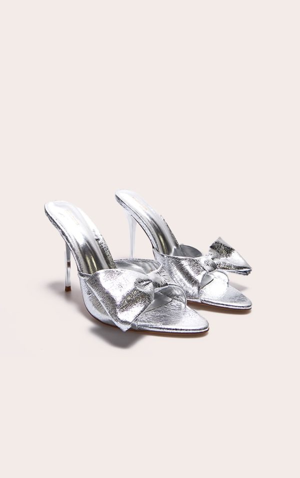 fb073d385862508ae1dafa7d034a49823d33e056_CNK1673_2_silver_pu_point_toe_half_bow_heeled_mules