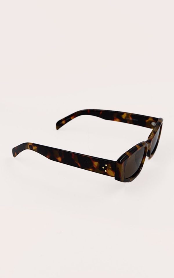 fb15f25fdaf2b664ad7ec522f08747662c1bb5dc_CNL7849_4_brown_tort_slim_cat_eye_sunglasses