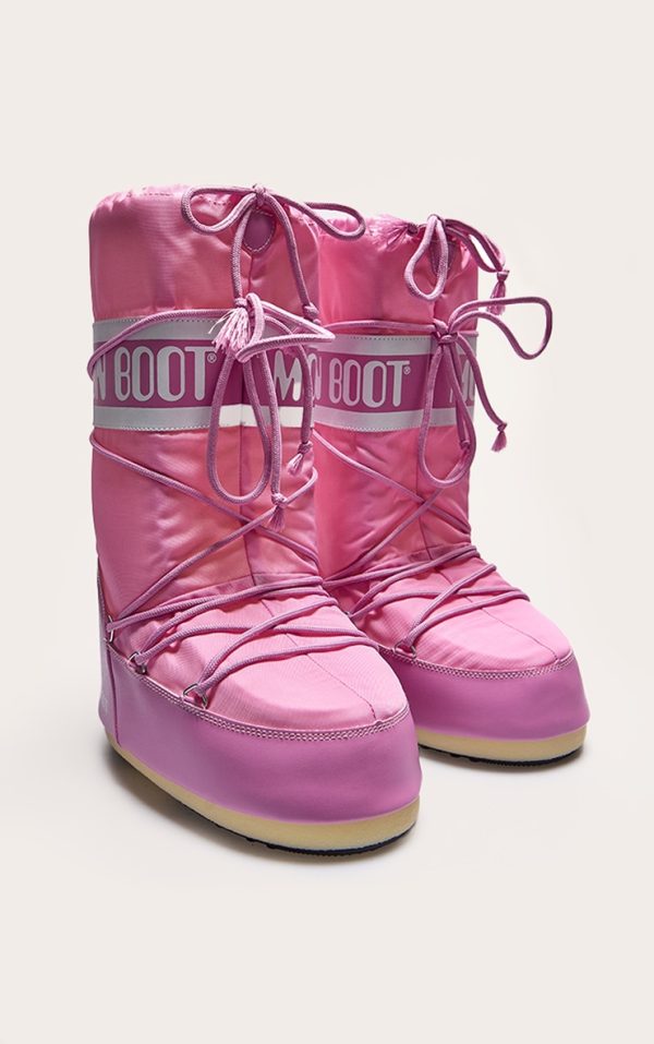 fb65cd0b41b46ac3b64dda6349db2bc22cd67ef6_CMR5978_2_moon_boot_pink_classic