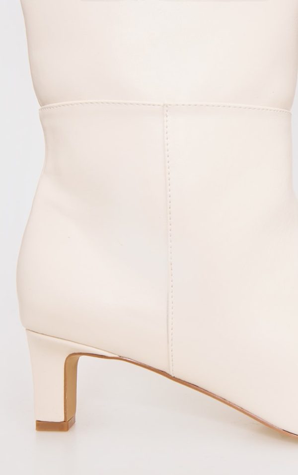 fc2b78a528595b0096b6c6828044b05bcf46df9e_CNK8704_4_cream_pu_point_toe_low_stiletto_knee_high_boots