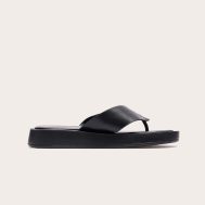 fc5313cbc6b699c7650d704f15a8187b51e55b04_CMP2587_1_black_chunky_sandal_toe_post_flip_flops