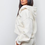 fec8c0a514804d8f5577441314519a9e11724312_CNK1317_2_prettylittlething_petite_cream_premium_print_zip_front_hoodie
