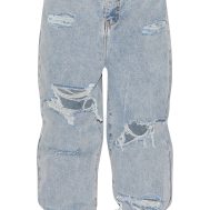 fffc22027cc7c42f4b1c25f2b3de246d4aee75c7_CML7788_5_prettylittlething_plus_light_wash_ripped_mom_jeans